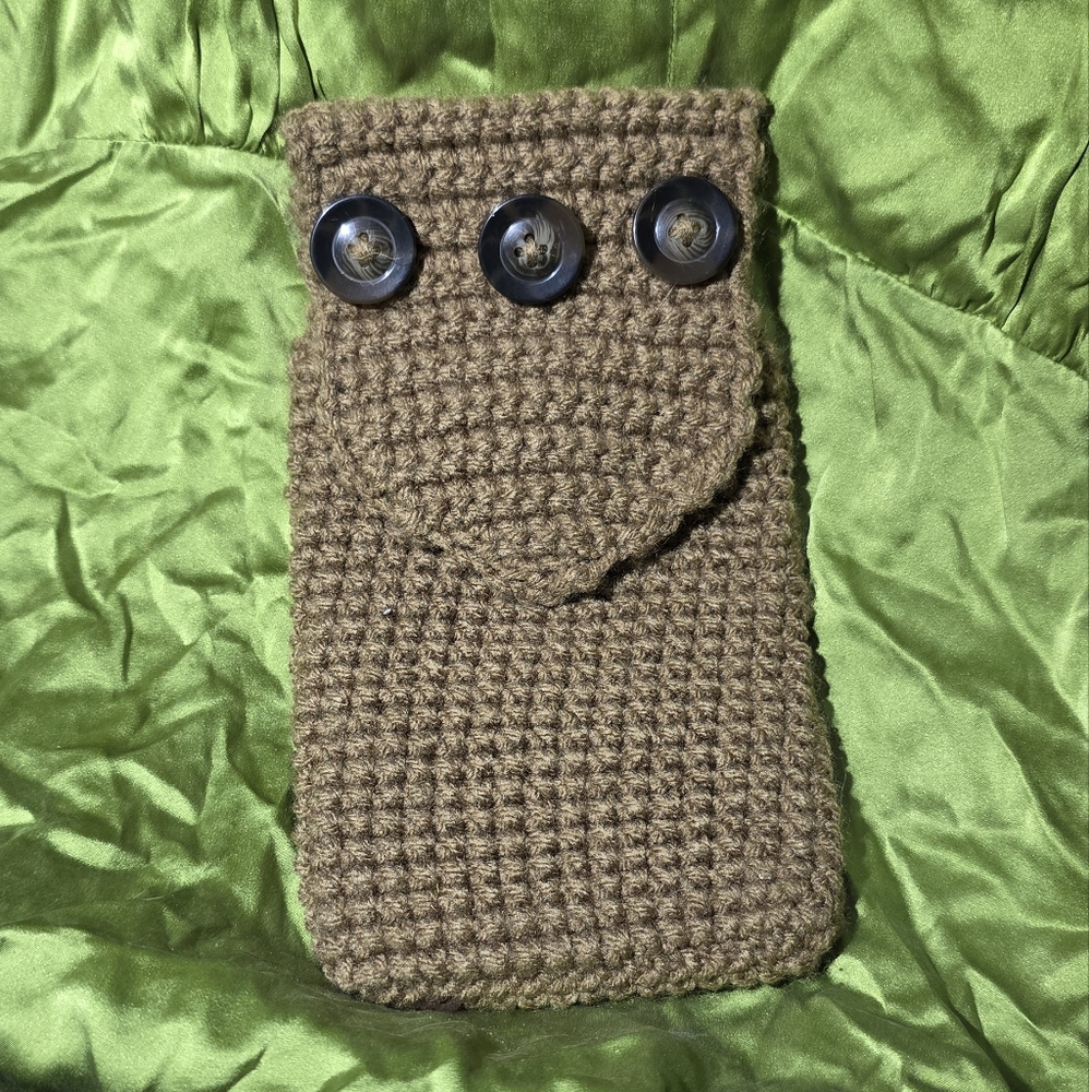 Crochet phone holster